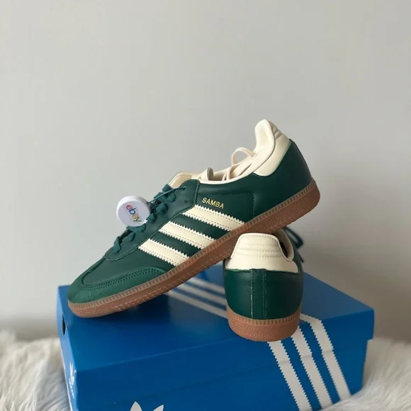 Sambas women’s 9.5, men’s 8.5 - Picture 1 of 3